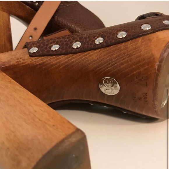 Dolce & Gabanna leather heel sandal - Picture 3 of 3